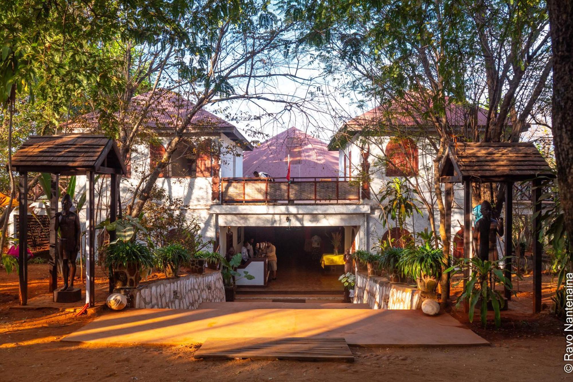 Olympe De Bemaraha Hotel Bekopaka Eksteriør billede